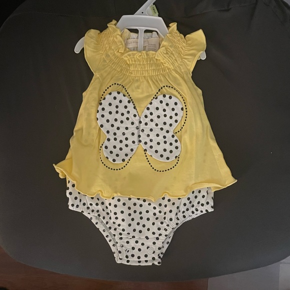 NWT New 5 sets with tags for 0-3 month old - Picture 3 of 6